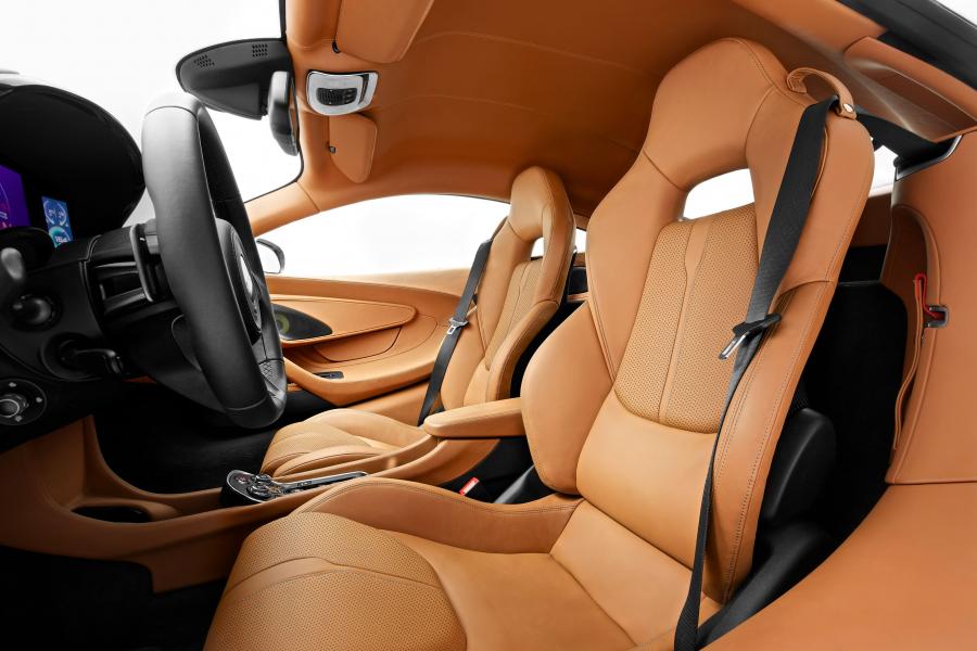  McLaren 570S Coupe 2015 года  (фото 22 из 38)